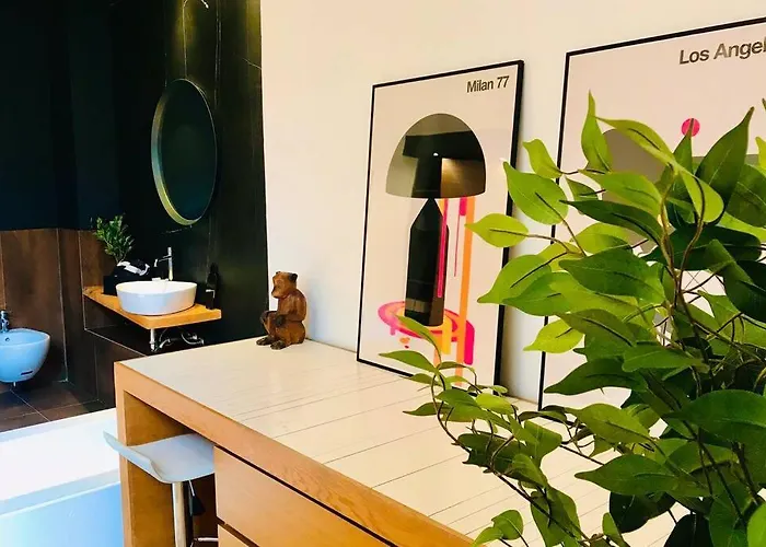 Oli's Charming House