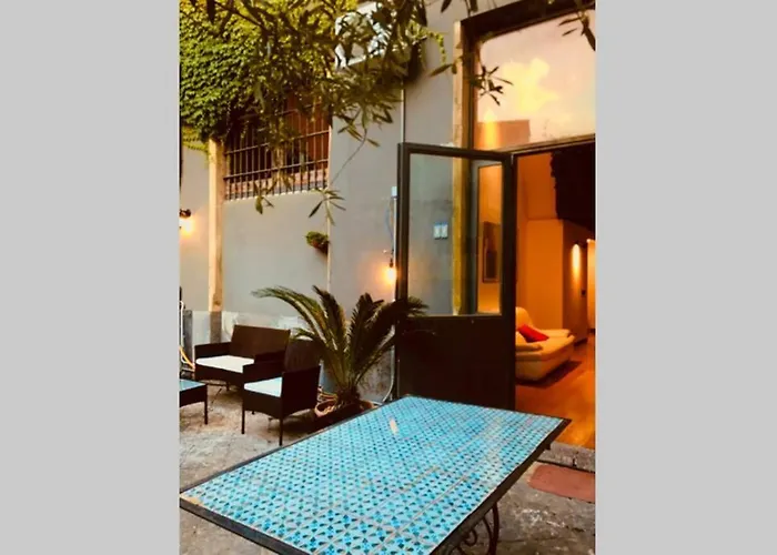 Oli's Charming House