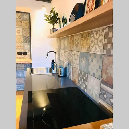 Oli's Charming House