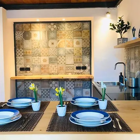 Oli's Charming House