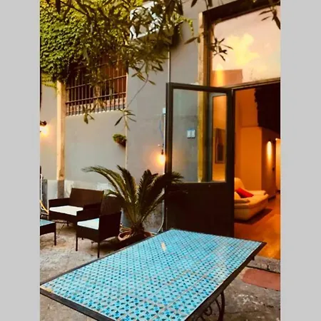 Oli's Charming House