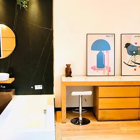 Oli's Charming House