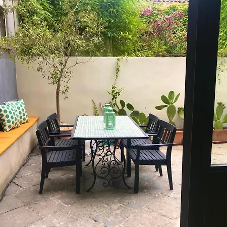 Oli's Charming House *